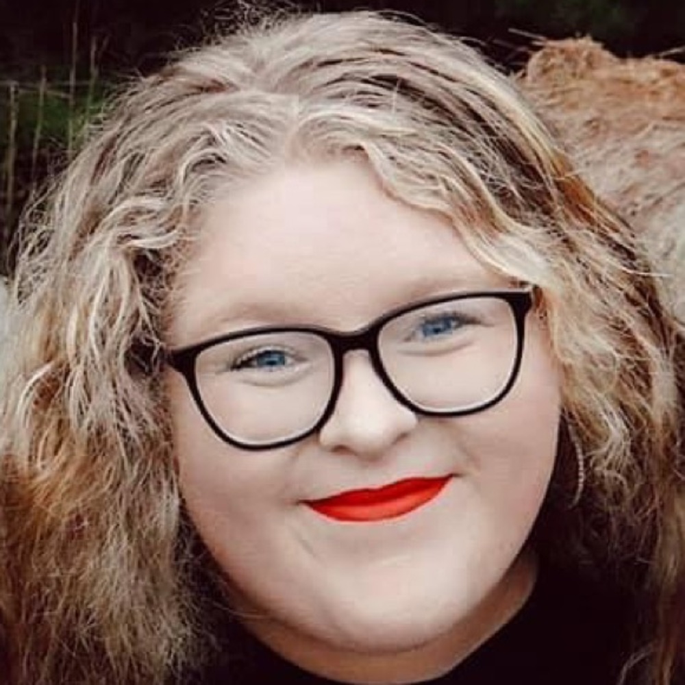 Meet your Posher, Abigail